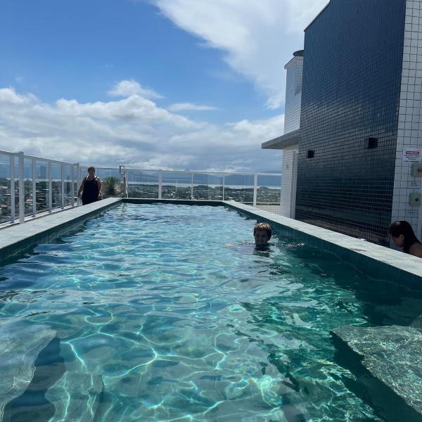 Apto 2 dorm, suite, piscina, perto da praia