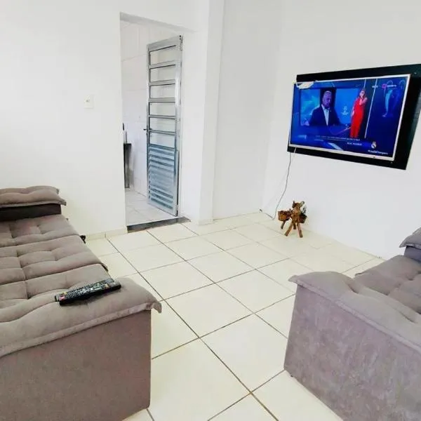 Casa individual aconchegante em bairro central, khách sạn ở Mogi das Cruzes