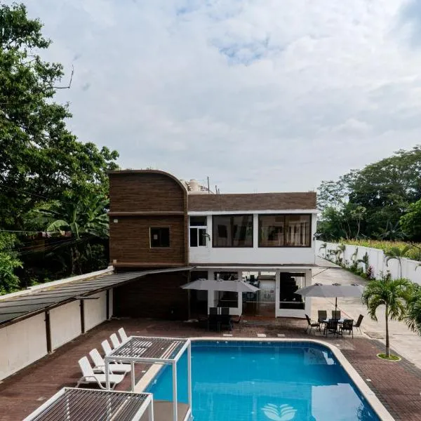 Hotel Harvest Retalhuleu, hotel i Santa Cruz Muluá