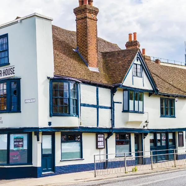 The Corner House Canterbury، فندق في Littlebourne