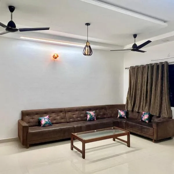 Nisarg - With kitchen & Cradle Home Stay, מלון בבהוי