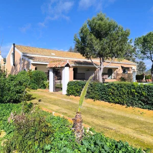 Hacienda La Celada- SEVILLA, хотел в La Celada