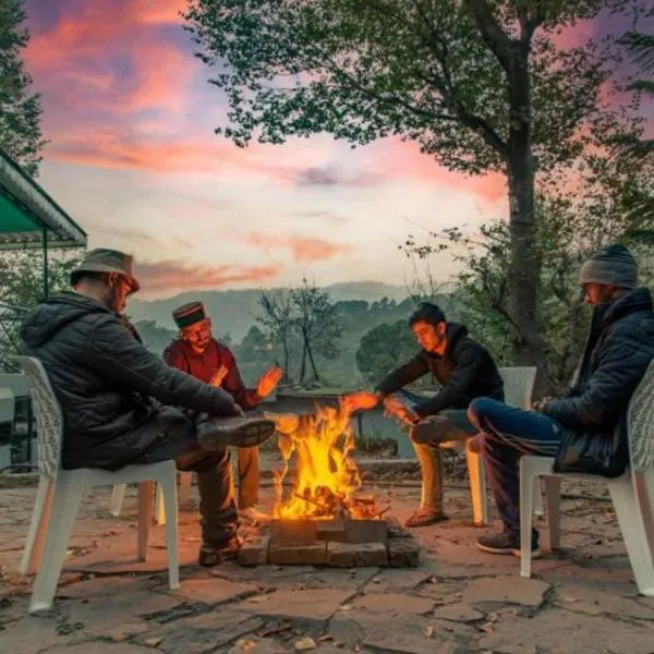 Exotic Stays Kasauli I Summer Pine Apartments l Best Seller I Vacations I Family Events I Pet friendly l Open Air Lawn I Sky Bonfire l Serviced Apartments I Kasauli, khách sạn ở Kasauli