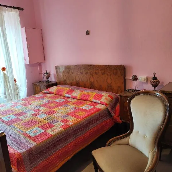 Casa di Rosa, hotell i Cureggio