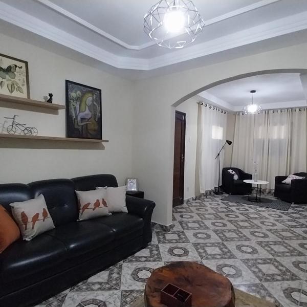 Casa espaçosa com Wi-Fi, garagem para 2 veículos e área externa em Campos dos Goytacazes