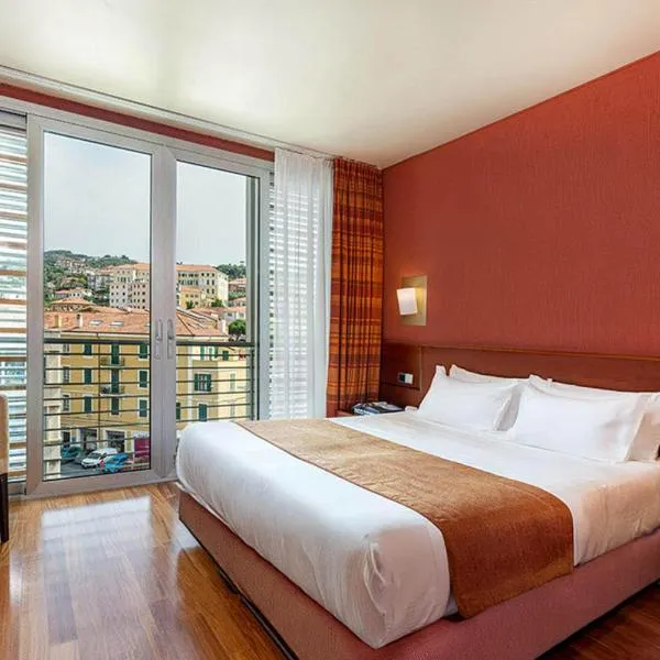 B&B HOTEL Imperia Rossini al Teatro，因佩里亞的飯店