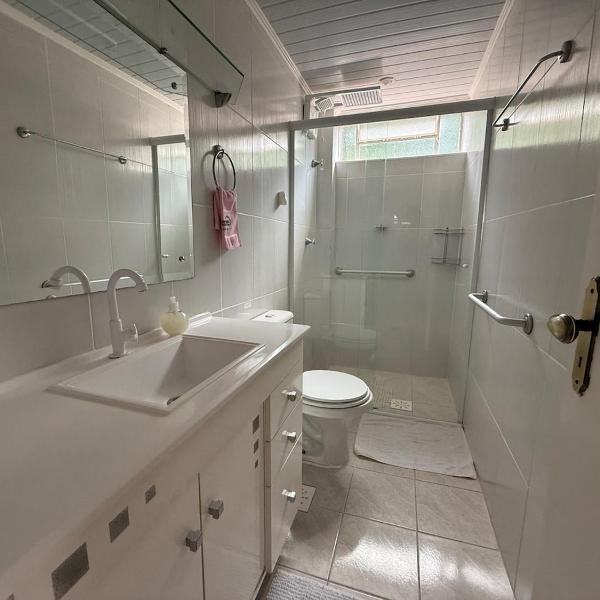 Modern and great location with parking space in J Lindóia - Foto 3