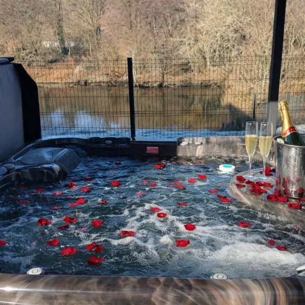 Chez Maud et Fab, hotel v destinácii Dinozé