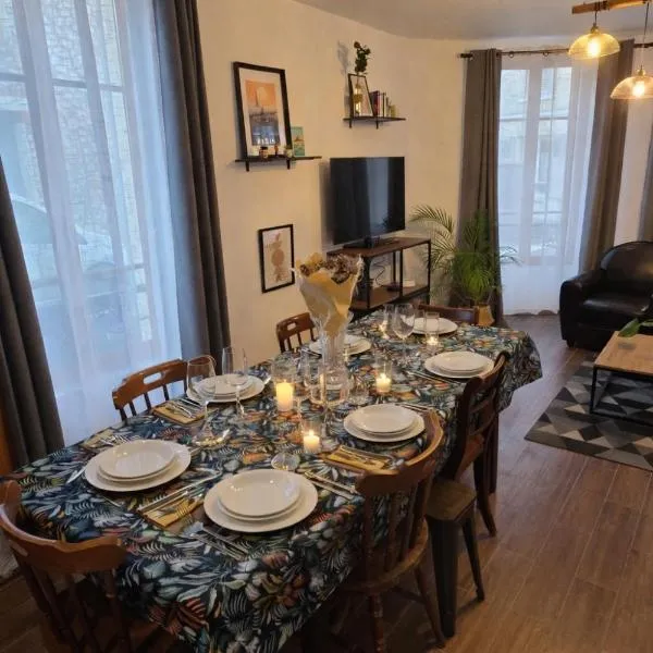 La Crécynade - near Disneyland and Parrot World โรงแรมในเครซีลาชาแปล