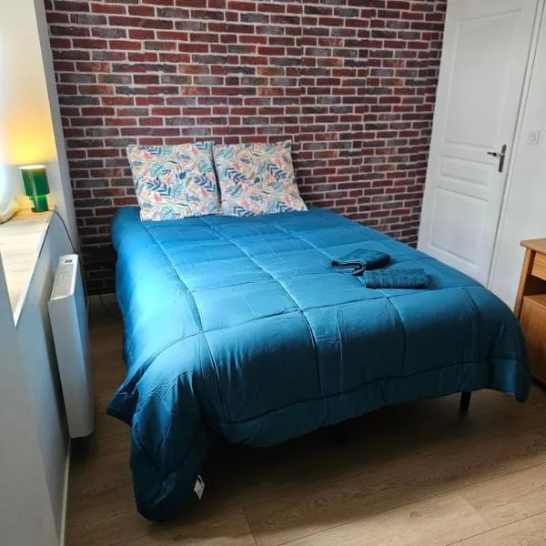 T3 entier confortable Centre historique de Montluçon Gare à 10 min à pied 6 personnes, hotel in Montluçon