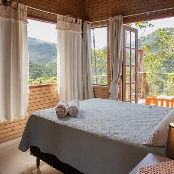 Casa Mohini Refúgio nas montanhas de Teresópolis Quarto com deck rede suspensa, lareira e cachoeira - Foto 2