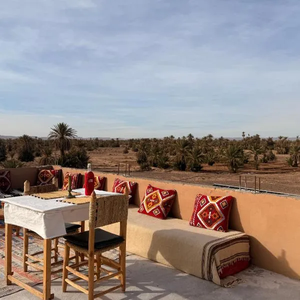 Viesnīca Dar Talmoudi ,Traditional Riad, Local Food, Camel , Desert Excursions pilsētā Tagounite