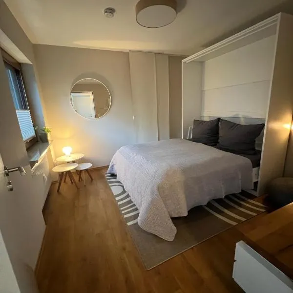 Goodie Room I Apartment I Würzburg Estenfeld, hotelli kohteessa Estenfeld