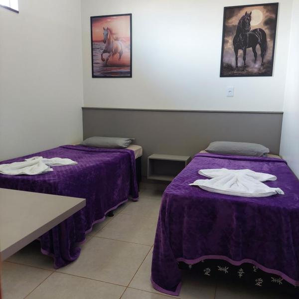 Quarto Duplo Comercial - Queen's Hotel