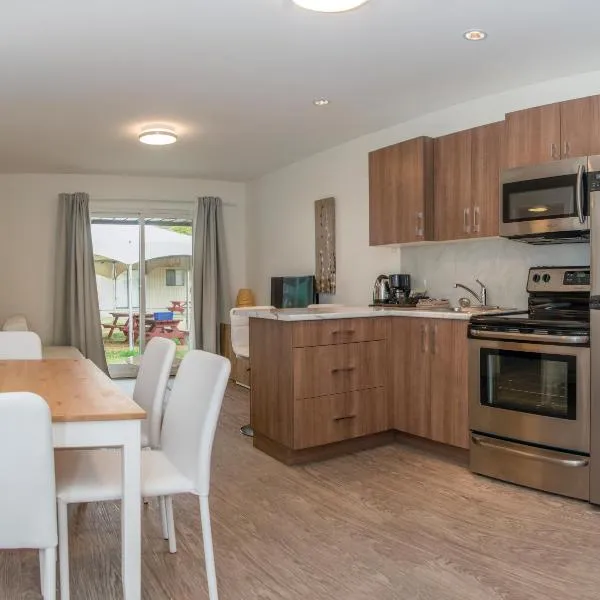 Riverside Resort & RV Park, ξενοδοχείο σε Qualicum Beach