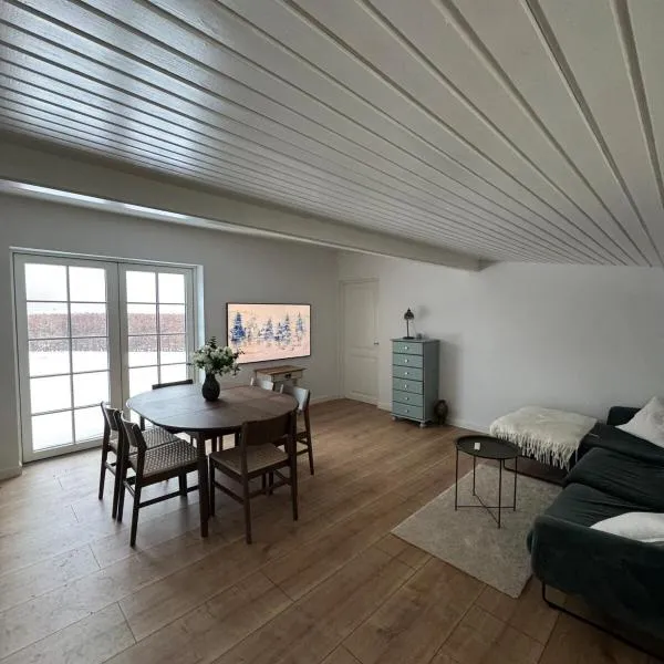 Newly built home with large garden, as well as nice views, hotel in Fredensborg