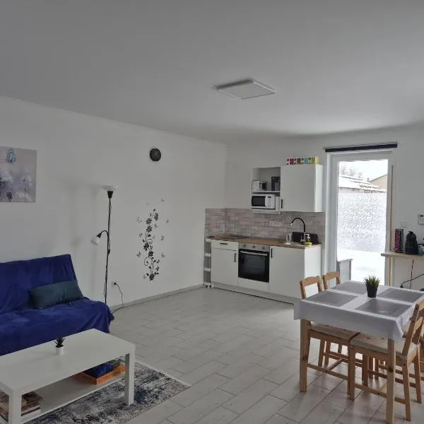 Leander Apartman, готель у місті Gyömrő