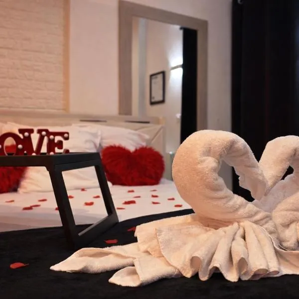 Orléans Centre - LOVE ROOM - Good Vibes Only, hotel v destinaci Orléans