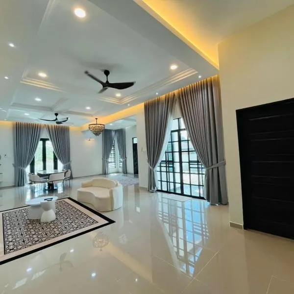 Husna WhiteStay Modern Luxury Family Home spacious 1700sqft Gated Parking, hotel v destinaci Bukit Payong