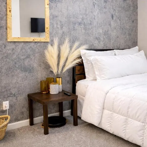 Viesnīca Boutique Condo with Patio Heart of Downtown Memphis Gated Parking pilsētā Memfisa