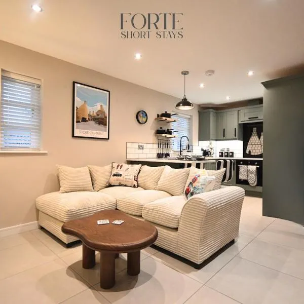 New Two Bedroom Suite - Walk to Trentham Gardens!, hotel em Trentham