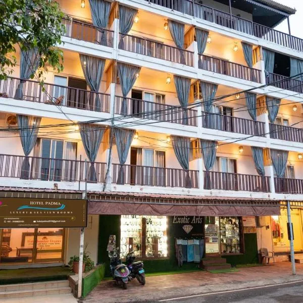 Hotel Padma, hotel i Morjim