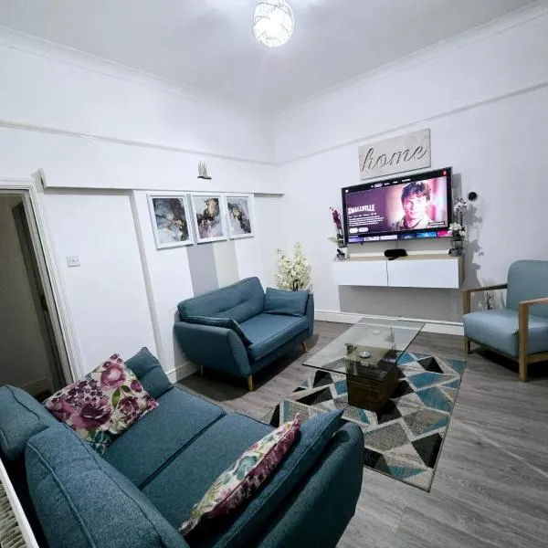 Cheerful Home near Preston train station & Uclan, hotel di Preston