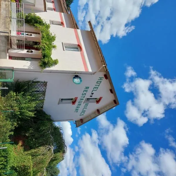 Logis Hôtel & Restaurant des Lacs, hotelli kohteessa Celles-sur-Plaine