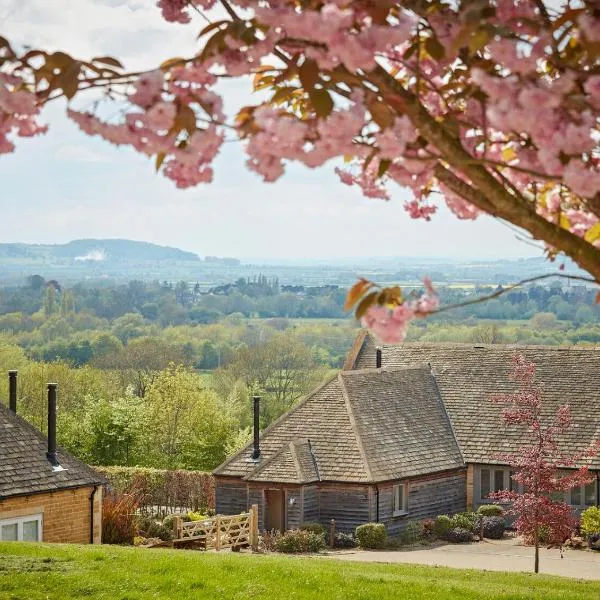 The Fish Hotel, מלון בברודוויי