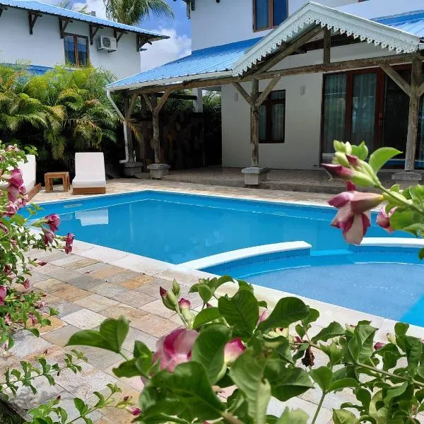 Orchid Villas by Sea Resorts, hotel u gradu Belle Mare
