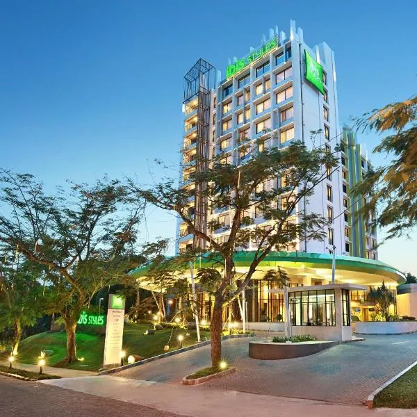 Ibis Styles Bogor Raya, hotel a Gununggeulis