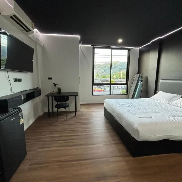 Atrium Kathu Hotel โรงแรมในBan Kathu