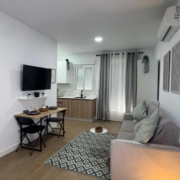 Estudio Luminoso AM, hotel v destinácii Bollullos par del Condado