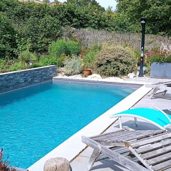 Chez Christine et Marcel, hotel in Nans-les-Pins