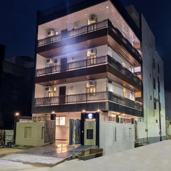 Hotel Park Tree I Sec-63A I Noida I Couple Friendly and Corporate Rooms available, hotel em Noida