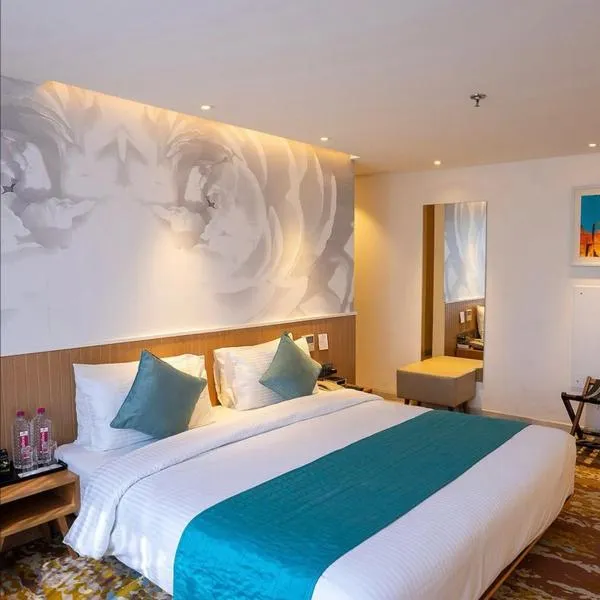 The Atlantiis Suites Near Temple Cooridor, hotel di Varanasi