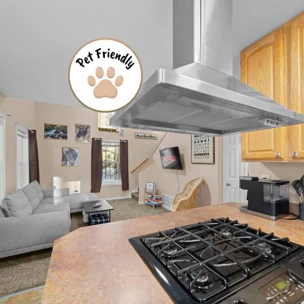 Pet/Family Cabin Near Hatcher Pass Trails | Skiing, hotel di Palmer