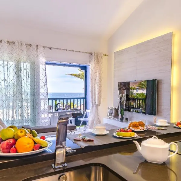 Lidia & Paco Home two bedrooms beachfront, hotel Playa del Águilában