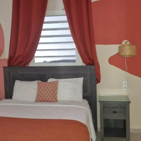 그랜드 케이스에 위치한 호텔 Over The Hill Residence - Your Tranquil Oasis