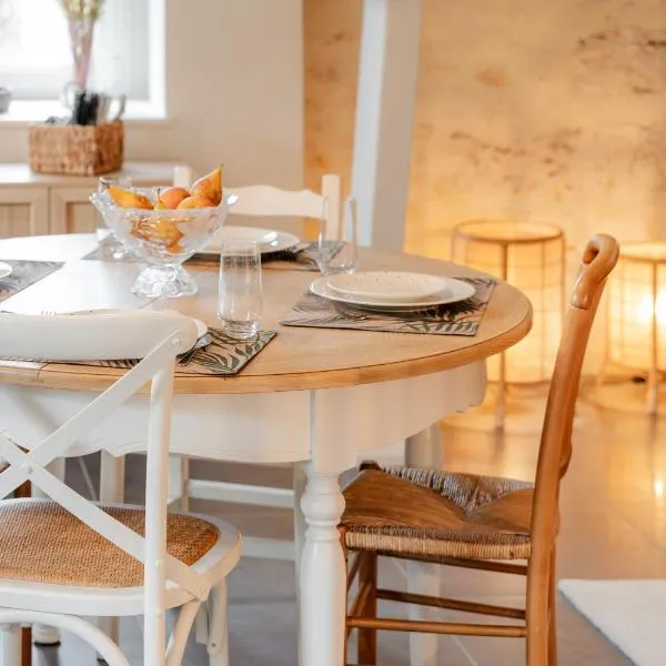 Le Refuge 50m2 - climatisé avec jardin près de Blois, Hotel in Landes-le-Gaulois