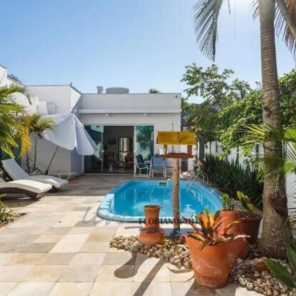 Casa com 3 suítes e piscina em Jurerê I LIVE1320-T