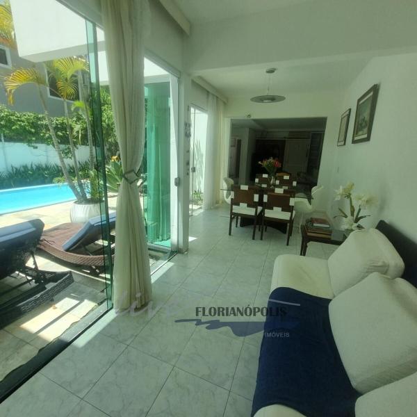Casa com 3 suítes e piscina em Jurerê I LIVE1320-T - Foto 4