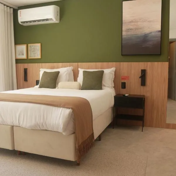 Xtay Oslo Florianópolis -Estúdios em área residencial e tranquila no Centro, отель во Флорианополисе