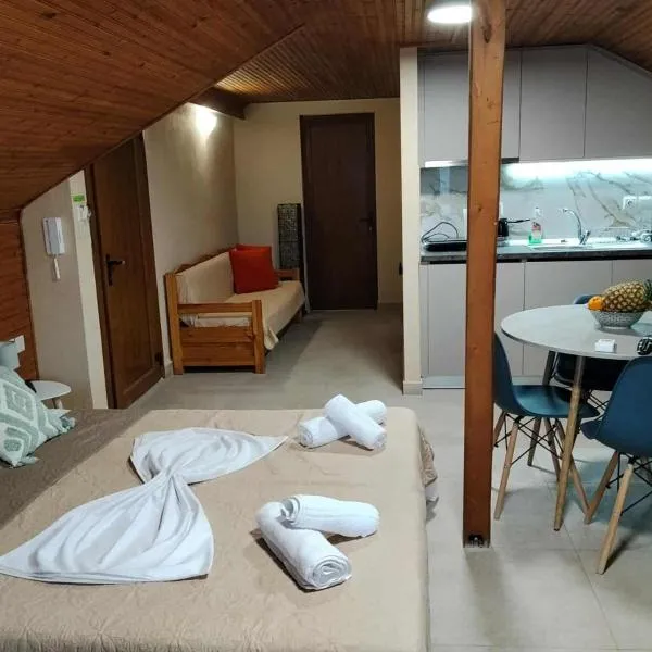 ANGO Secont Floor Apartment, hotell sihtkohas Stavrós