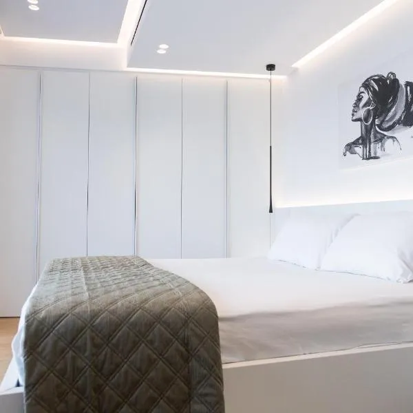 The L Smart Suite - Premium & Minimal: Yerapetra şehrinde bir otel