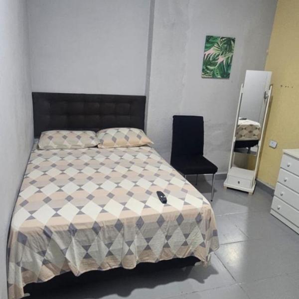 Quarto com otima localização