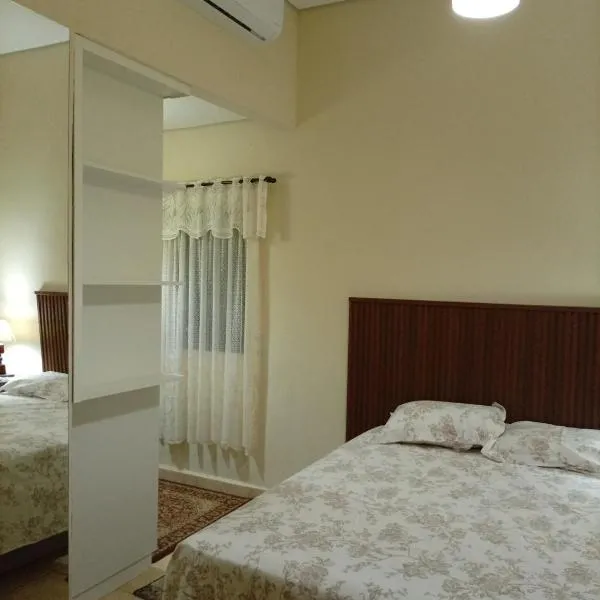 Quarto Suite & Cozinha, hotel v mestu Piraju
