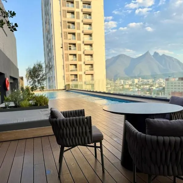 Departamento en el centro de Monterrey en Paseo Santa Lucia y junto a Parque Fundidora, hotel in Monterrey