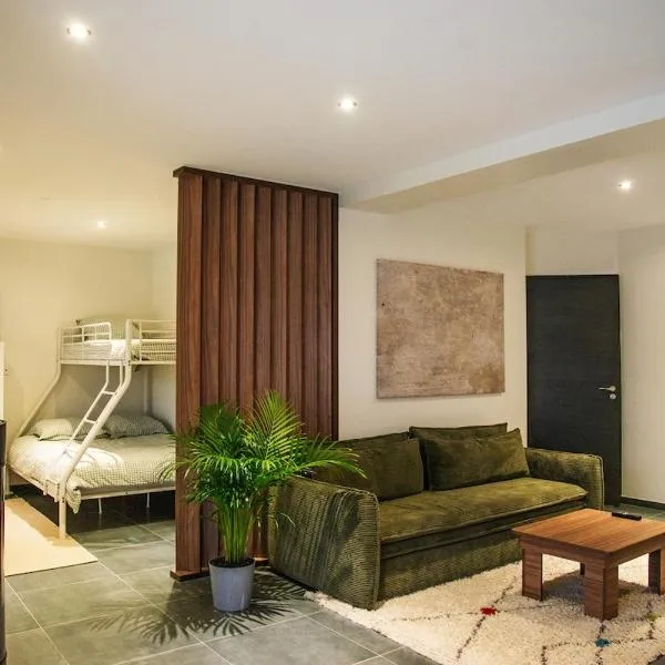 "Nouveau "Appartement Cosy avec terrasse et jardin, хотел в Морбие