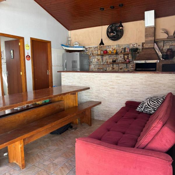 Edícula completa com piscina, churrasqueira e mesa de sinuca